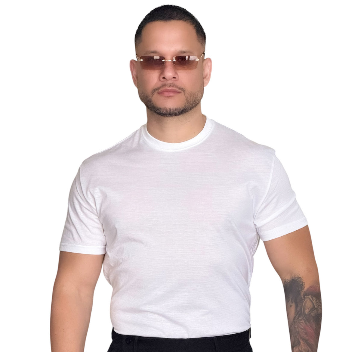 OUTFIT THE ESSENTIAL